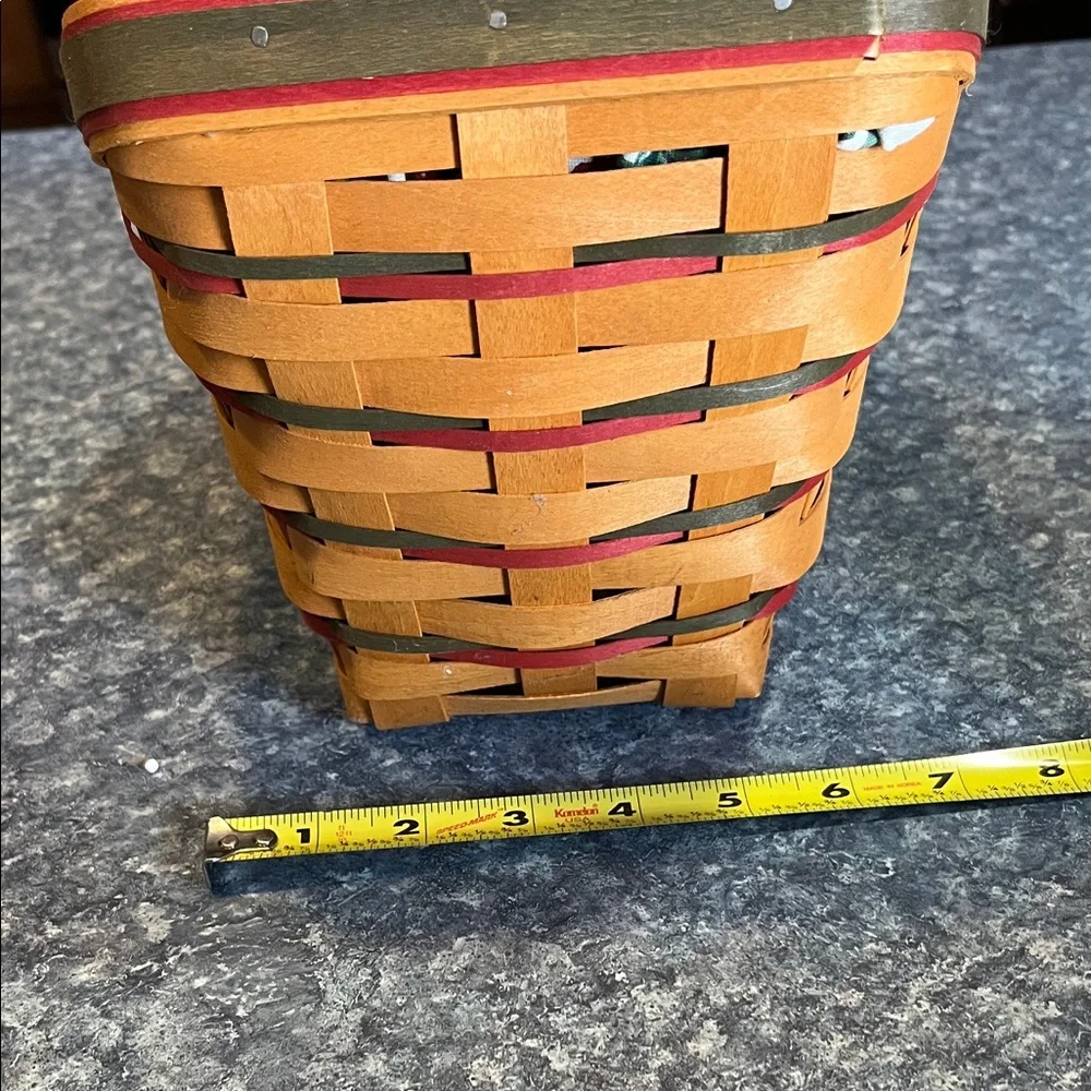 Longaberger Festive Woven sleigh Basket with Holiday Liner